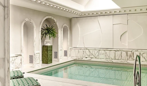 Welches Geheimnis birgt der persönliche Butler-Service in Pariser Luxushotels?