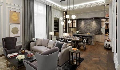 Wie entfachen Pariser Luxushotels das Flair vergangener Epochen neu?