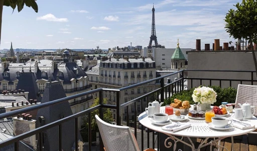 पेरिस के लक्ज़री होटलों में स्वास्थ्य और सुख कैसे पाएं: स्पा वेलनेस सूट्र