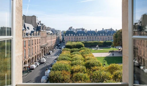 Erobern die Sterne: Erleben Sie Pariser Luxushotels mit himmlischer Aussicht