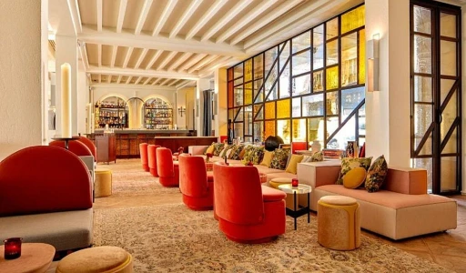 Wie revolutionieren Smart Rooms den Luxusaufenthalt in Pariser Hotels?
