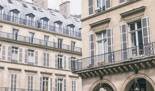 Découverte des hôtels paris jacuzzi : une immersion dans le bien-être parisien