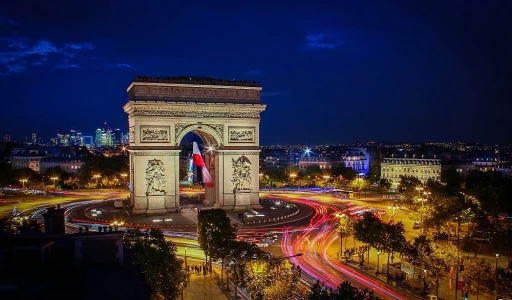 Voyage royal à Paris: Top 10 des Hôtels de Luxe Près des Palais Historiques
